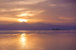 Sonnenuntergang auf dem See 